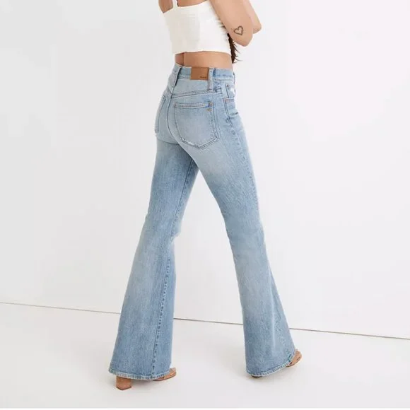 31 Madewell The Perfect Vintage Flare Jean in Delavan Wash - Picture 2 of 4